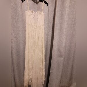 Alon Livne Lace Designer Wedding Dress.